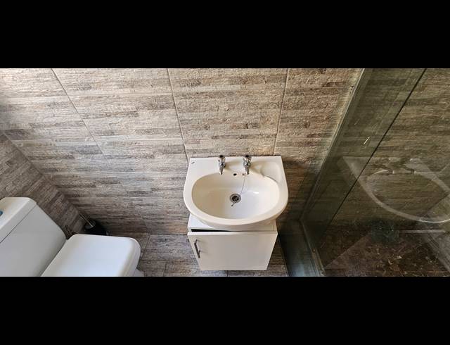 3 BEDROOM TOWNHOUSE FOR SALE IN MONDEOR